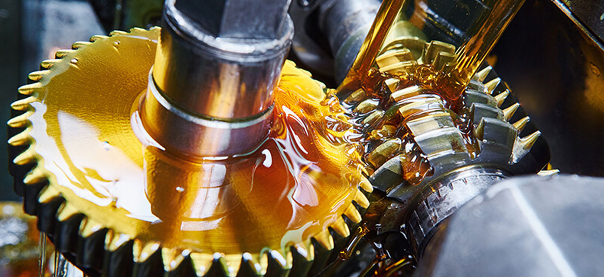 Car gearbox lubrication in action